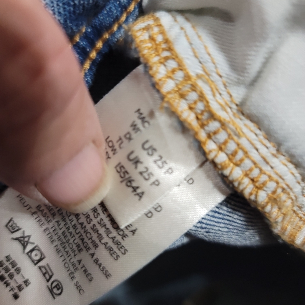 Pilcro Slim Boyfriend Crop Jeans Petite 25 Embroidered Side Stripe EUC - Picture 13 of 15